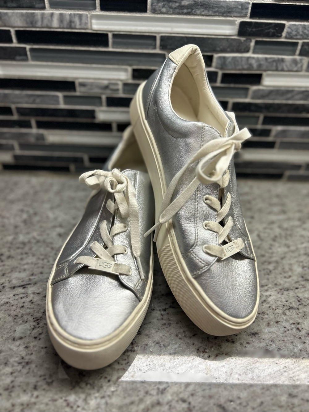 UGG Silver Leather Platform Sneaker - Women's Casual Lace-Up size 8.5